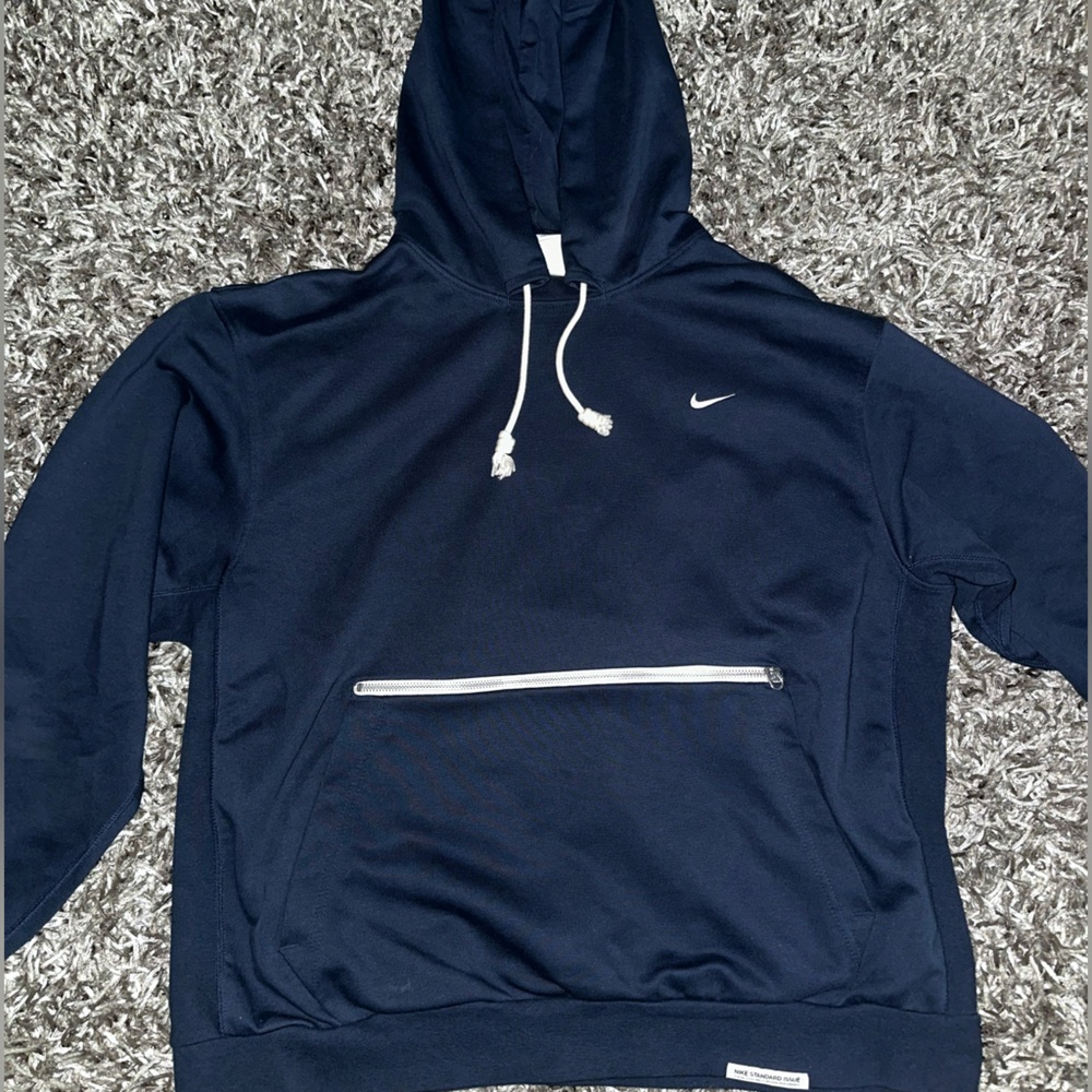 Nike Standard Issue Hoodie